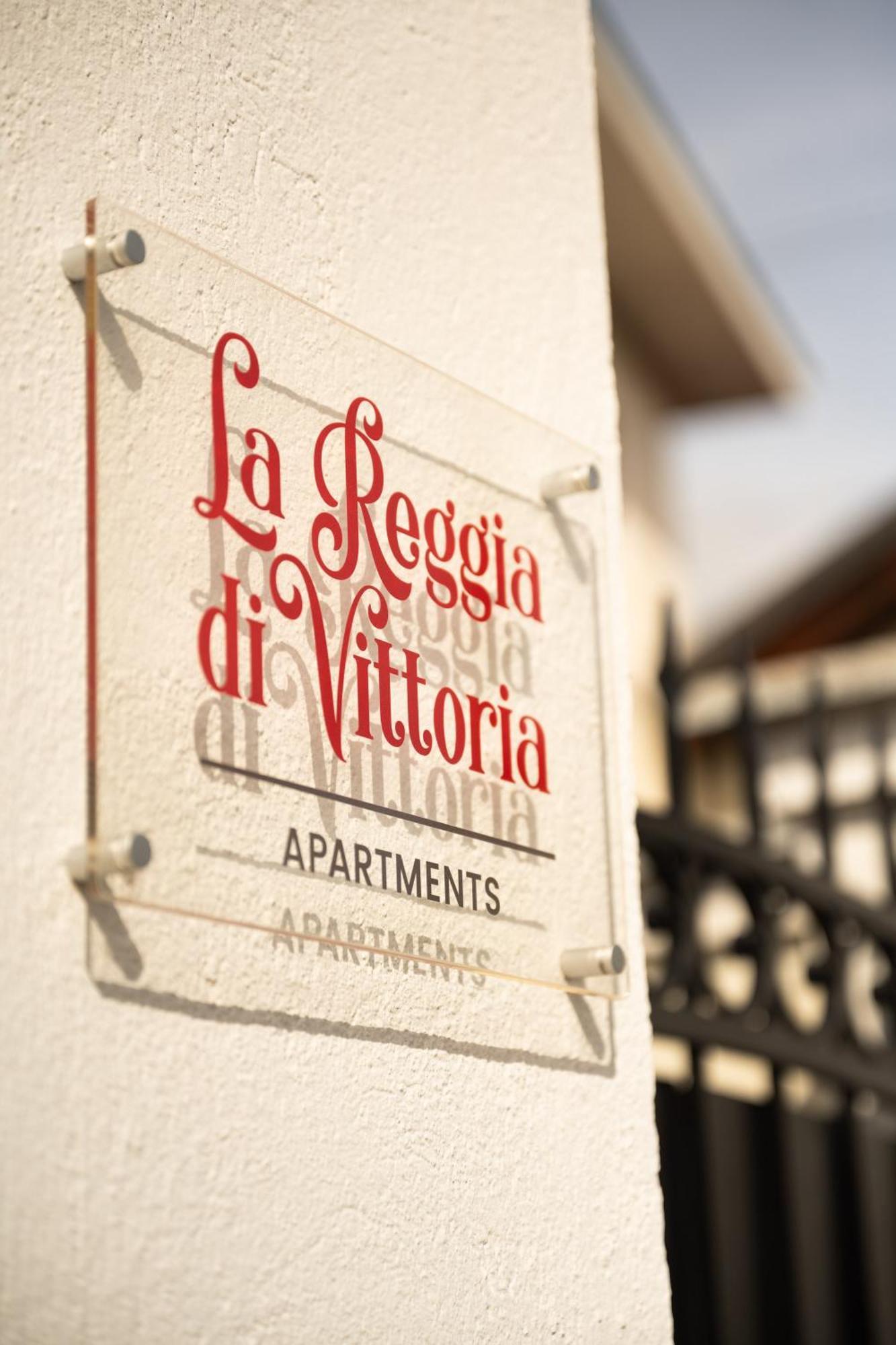 דירות ונאריה ריאלה La Reggia Di Vittoria מראה חיצוני תמונה